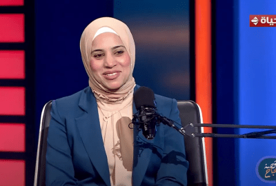 هند عمر أول امرأة تقود قطار مترو في مصر